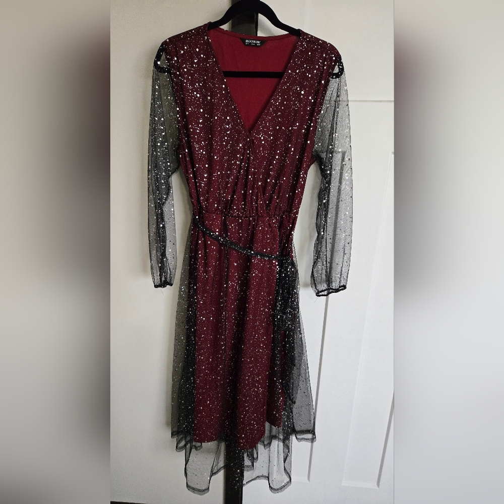 Elegant Burgundy and Black Glitter Dress